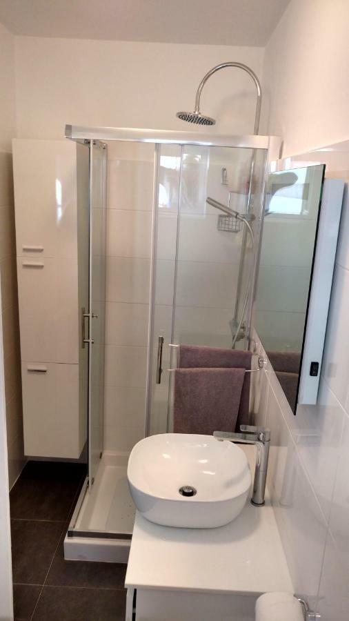 רוביני Apartman Eli מראה חיצוני תמונה